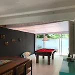 Casa com piscina itamambuca